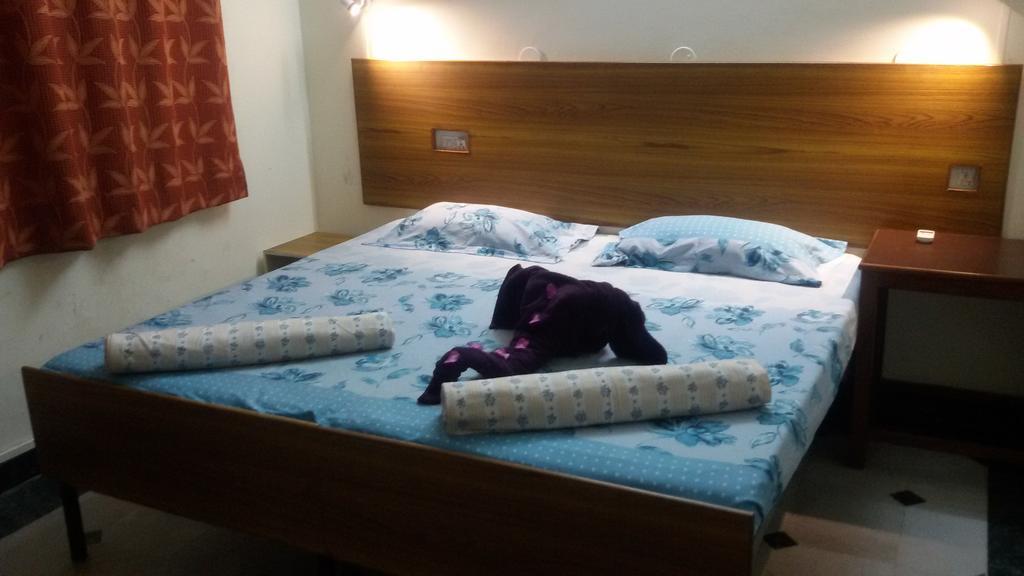 Hotel Sukhsadan Dehradun Rom bilde