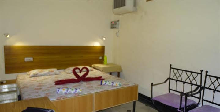 Hotel Sukhsadan Dehradun Eksteriør bilde